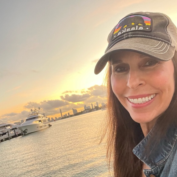 Meet your Posher, Wendy - Picture 1 of 2